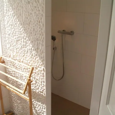 Rustige Luxe Vrijstaande In Weelderig Groene Tuin Bergen