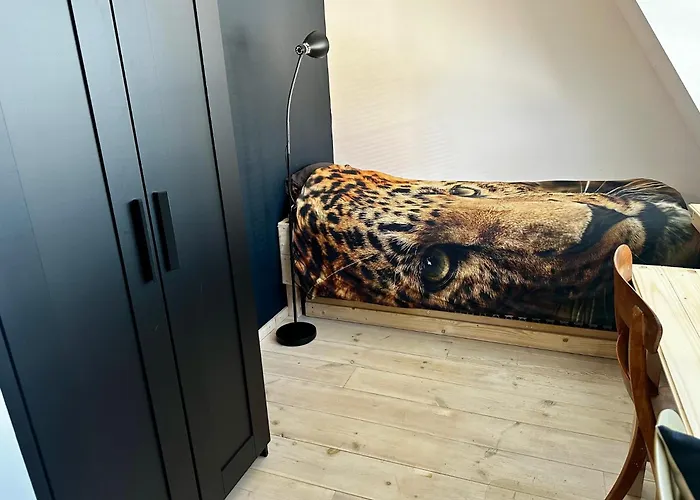 Villa Rustige Luxe Vrijstaande In Weelderig Groene Tuin