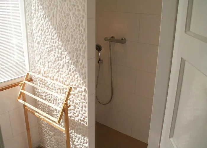 Rustige Luxe Vrijstaande In Weelderig Groene Tuin 베르겐