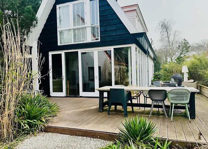 Rustige Luxe Vrijstaande In Weelderig Groene Tuin Villa *