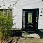 Villa Rustige Luxe Vrijstaande In Weelderig Groene Tuin Bergen