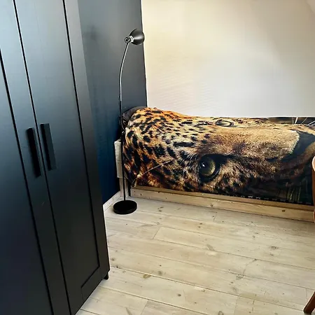 Villa Rustige Luxe Vrijstaande In Weelderig Groene Tuin