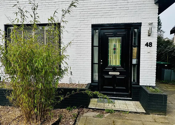 Villa Rustige Luxe Vrijstaande In Weelderig Groene Tuin Bergen